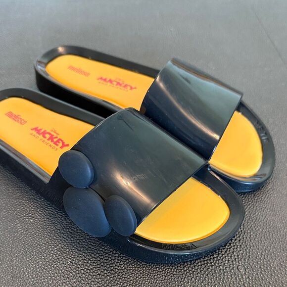 Melissa x Disney Beach Black and Yellow Slide Sandals size 8 - Picture 3 of 9